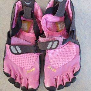 Pink Vibram Five Finger Shoes Womens 38 size 7-7.5